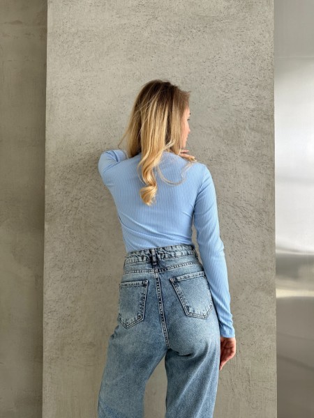 Жіночий легкий лонгслів у рубчик блакитного кольору 30755