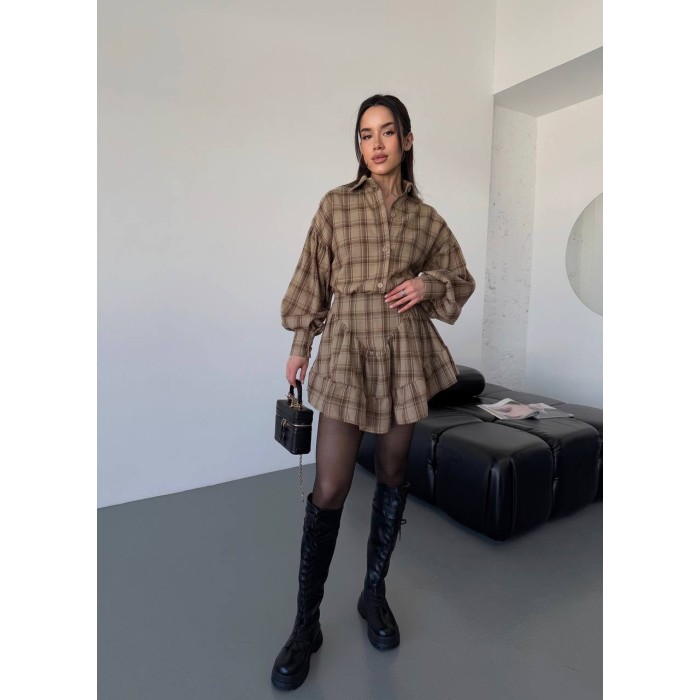 Женский костюм с юбкой в клетку бежевого цвета 30783