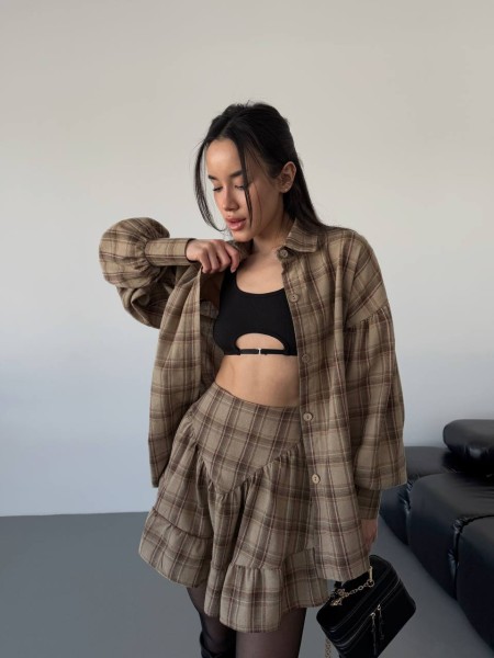 Женский костюм с юбкой в клетку бежевого цвета 30783