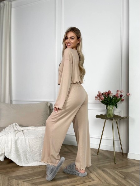 Жіночий домашній костюм у рубчик бежевого кольору 30792