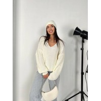 Вязаный женский свитер молочного цвета 30814