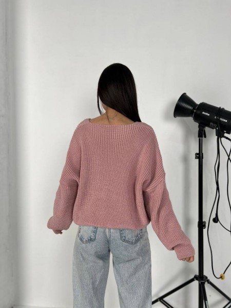 В'язаний жіночий светр пудрового кольору 30817