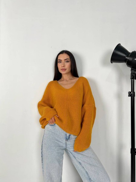 В'язаний жіночий светр помаранчевого кольору 30820