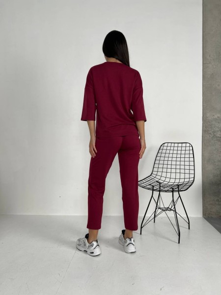 Легкий женский костюм бордового цвета 30834