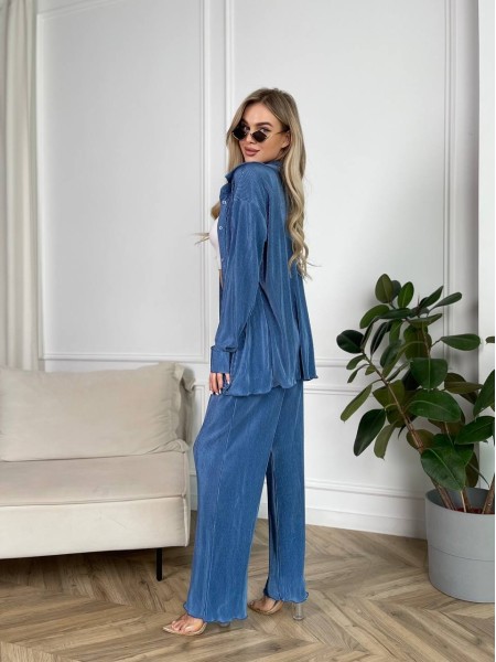 Легкий жіночiй класичний костюм синього кольору 30847