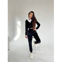 Жіночий велюровий костюм чорного кольору 30892