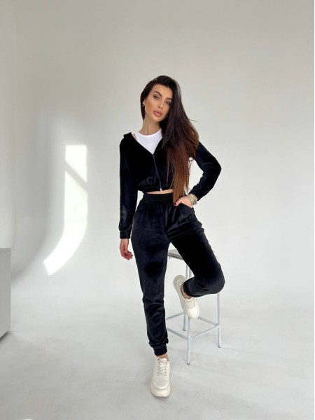 Женский велюровый костюм черного цвета 30892