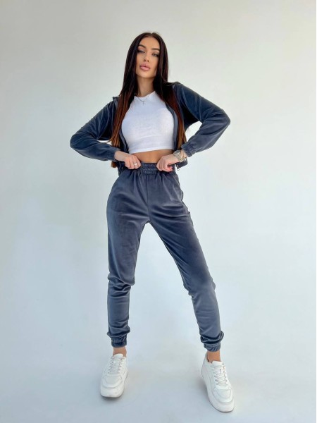 Женский велюровый костюм серого цвета 30894