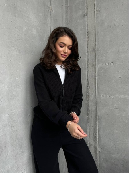 Прогулянковий жіночий костюм із трикотажу чорного кольору 30932