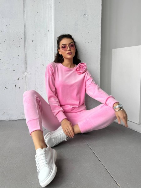 Велюровий жіночий костюм рожевого кольору 30935