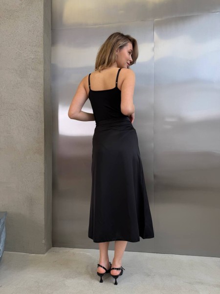 Жіноча шовкова спідниця міді чоного кольору 31068