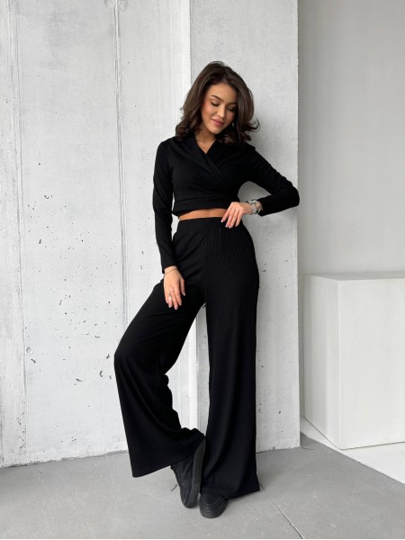 Прогулянковий жіночий костюм у рубчик чорного кольору 31107