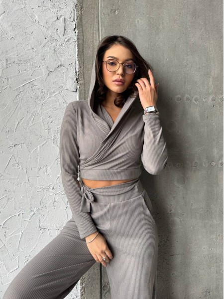 Прогулянковий жіночий костюм у рубчик сiрого кольору 31108