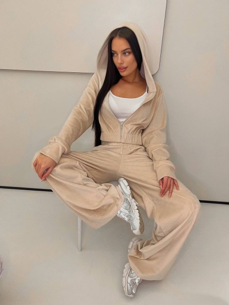 Велюровий жіночий костюм на блискавці бежевого кольору 31222