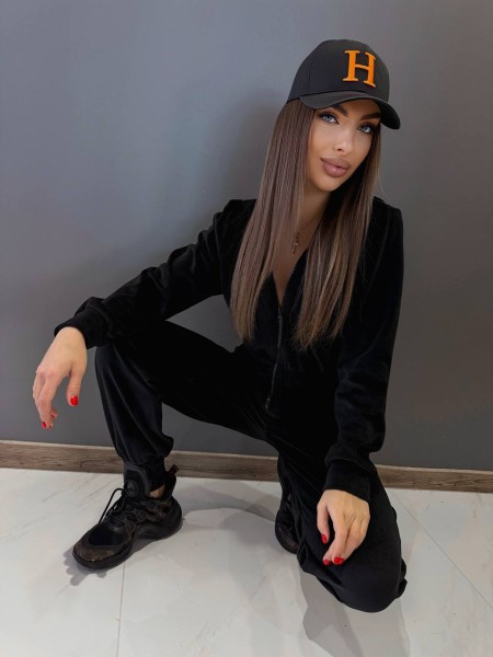 Жіночий велюровий комбінезон чорного кольору 31229