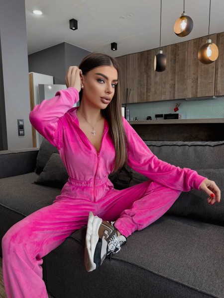 Жіночий велюровий комбінезон малинового кольору 31234