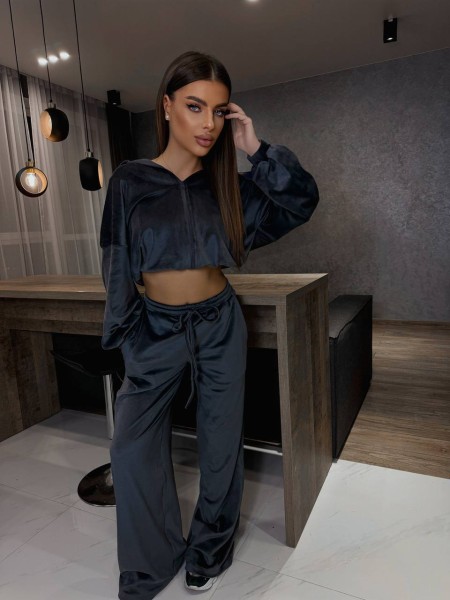 Велюровий жіночий костюм графiтового кольору 31235