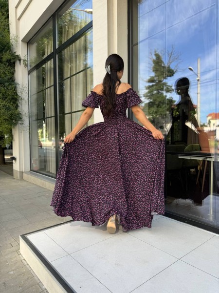 Повітряна сукня максі у квітку чорного кольору 31292