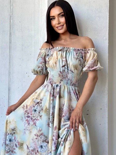 Повітряна сукня максі у квітку молочного кольору 31297