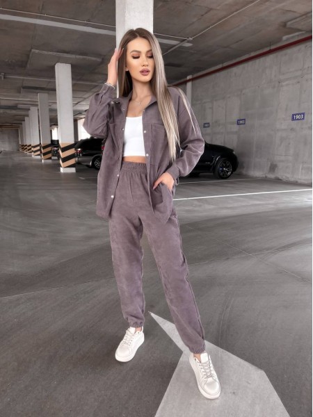 Вельветовий костюм на кнопках лавандового кольору 31346