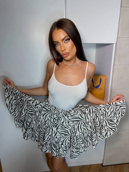 Жіноча легка спідниця міні зебра бiлого кольору 31377