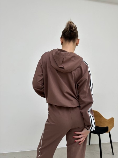 Легкий спортивный костюм на молнии кофейного цвета 31393