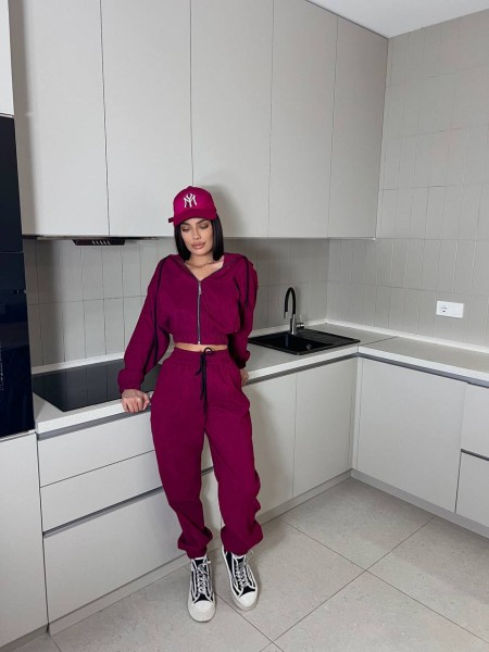 Вельветовый костюм на молнии бордового цвета  31426