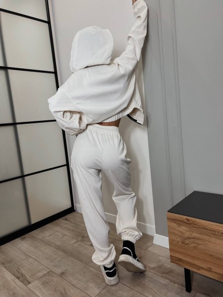 Вельветовый костюм на молнии молочного цвета  31428