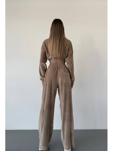 Велюровий жіночий костюм кавового кольору 31443
