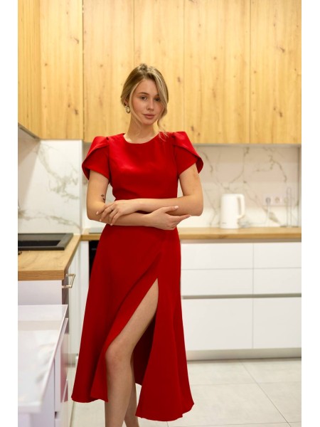 Классическое платье средней длинны с разрезами красного цвета 31448