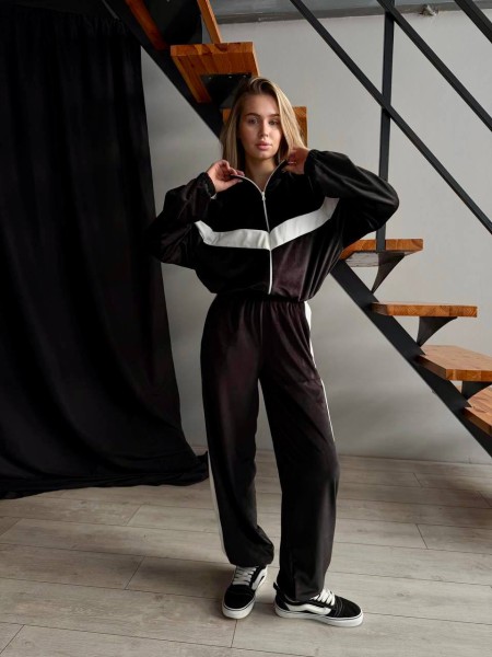 Велюровий жіночий костюм на блискавці зі вставками чорного кольору 31452