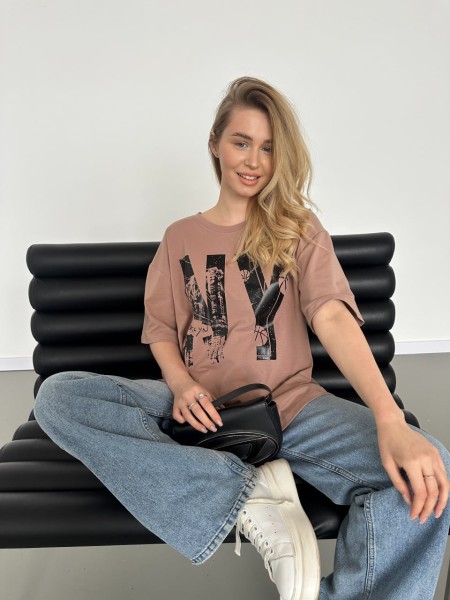 Жіноча футболка з написом кавового кольору 31494