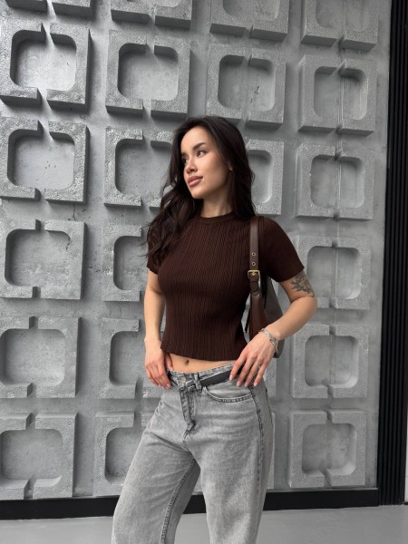 Жіночий топ коричневого кольору 31638