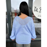 Легкий женский свитер с вырезом голубого цвета 31725
