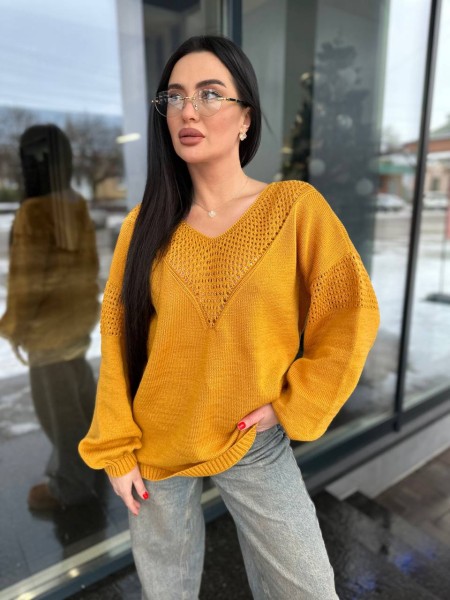 Легкий жіночий светр із вирізом помаранчевого кольору 31726