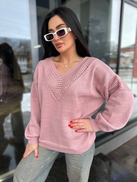 Легкий жіночий светр із вирізом пудрового кольору 31730