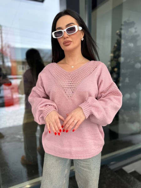Легкий жіночий светр із вирізом пудрового кольору 31730