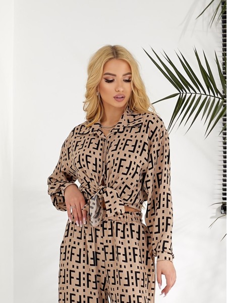 Жіночий легкий прогулянковий костюм бежевого кольору 31752