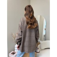 Подовжена жіноча сорочка в клітку коричневого кольору 31778