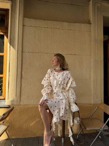 Легкое платье-рубашка с воланами в сердце молочного цвета 31807