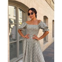 Повітряна сукня міді в квітку з відкритими плечима чорно-білого кольору 31896