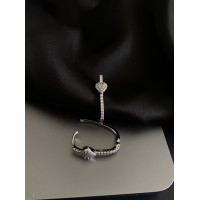 Сережки Серце з камінцями срібного кольору 31904