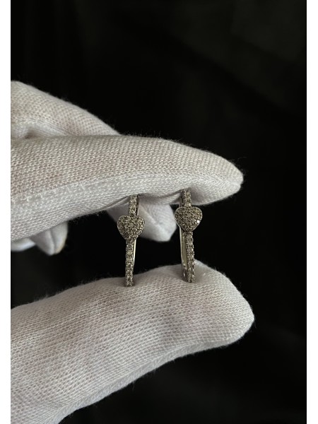 Сережки Серце з камінцями срібного кольору 31904