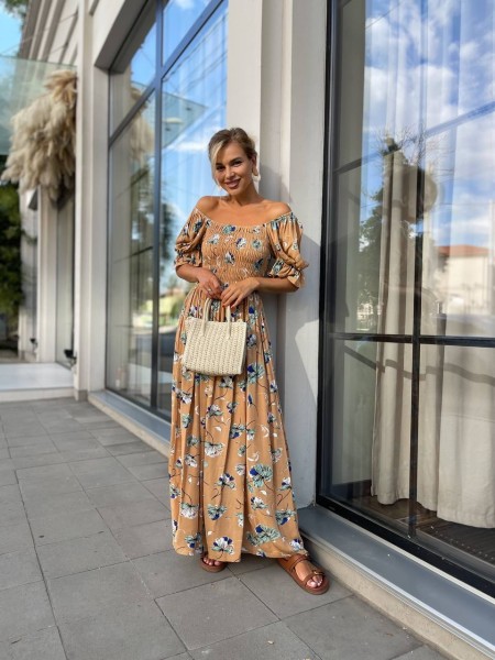 Повітряна сукня міді в квітку з відкритими плечима бежевого кольору 31907