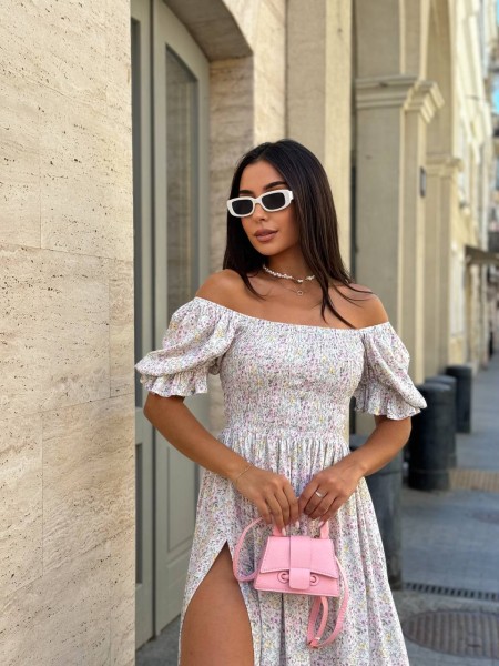 Повітряна сукня міді в квітку з відкритими плечима молочного кольору 31909