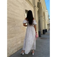 Воздушное платье миди в цветок с открытыми плечами молочного цвета 31909