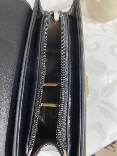 Маленька жіноча сумка з еко-шкіри чорного кольору 31925