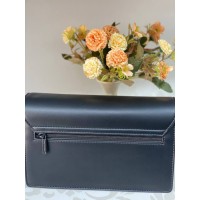 Класична жіноча сумка з еко-шкіри через плече чорного кольору 31932