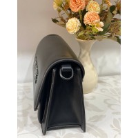 Класична жіноча сумка з еко-шкіри через плече чорного кольору 31932