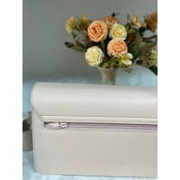 Класична жіноча сумка з еко-шкіри через плече пудрового кольору 31935